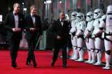 Los príncipes Guillermo y Enrique asistieron al estreno en Londres de "Star Wars"