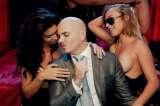 Pitbull debe su éxito a las mujeres que le rodean