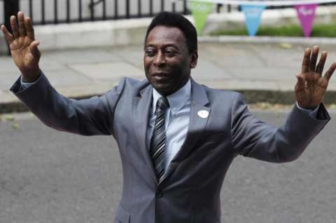 Pelé se opone a privatización de estadio de Maracaná