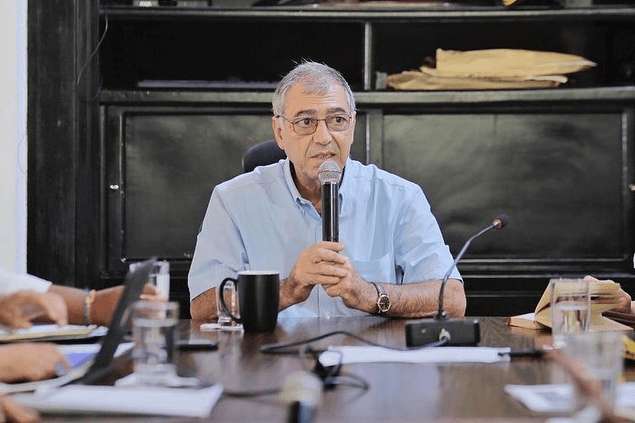 El alcalde William Dau es investigado por irregularidades en la compra de un lote de pruebas Covid-19, durante la pandemia.