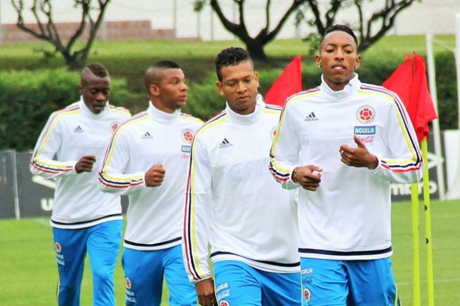 Los jugadores de la selección realizan trabajos de campo en Chile. Foto: FCF