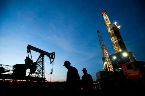 El precio del petróleo cae en el mundo y también la acción de Ecopetrol