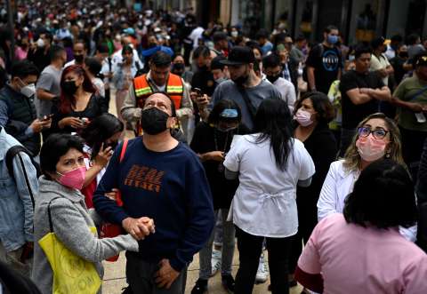 En imágenes: escenas de pánico por fuerte temblor en México