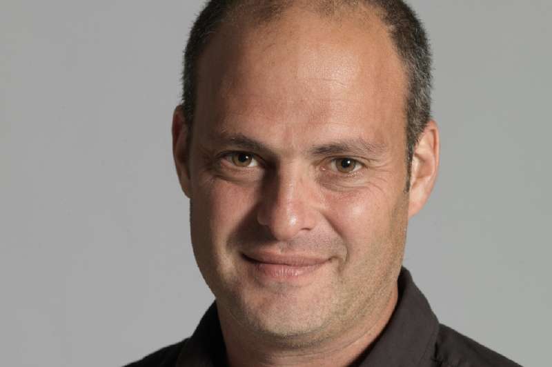 Sebastián Blutrach dice que “Bajo terapia” es una comedia inteligente que estimula la reflexión. / Cortesía: Teatro Nacional