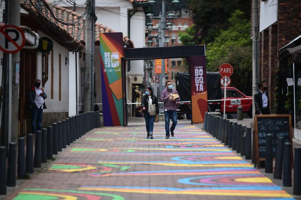 La idea es que las personas que quieran comer en estos lugares se inscriban previamente para así mantener controlado el aforo.