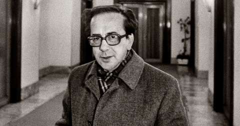 "En los tiempos oscuros, la literatura a menudo ha producido obras magníficas", afirma Ismail Kadaré