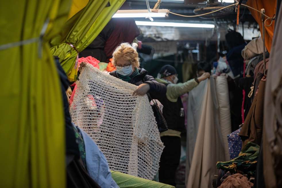 El destartalado bazar ambulante, el más antiguo al aire libre, tiene el apodo de "Pang Jai", que se traduce en español como "pequeñas chozas".