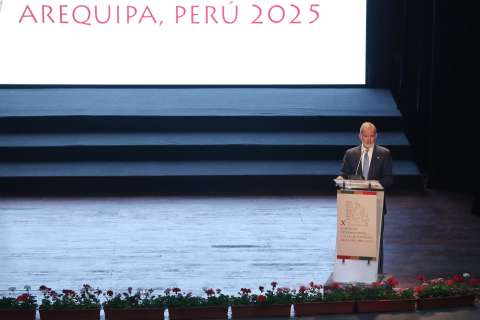Rey Felipe VI: “Sigamos haciendo de nuestra lengua un instrumento de progreso”