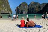 Tailandia suavizará la restricción de venta de alcohol a turistas en días budistas