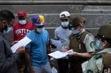 Amnistía Internacional repudia oleada de deportaciones de migrantes en Chile