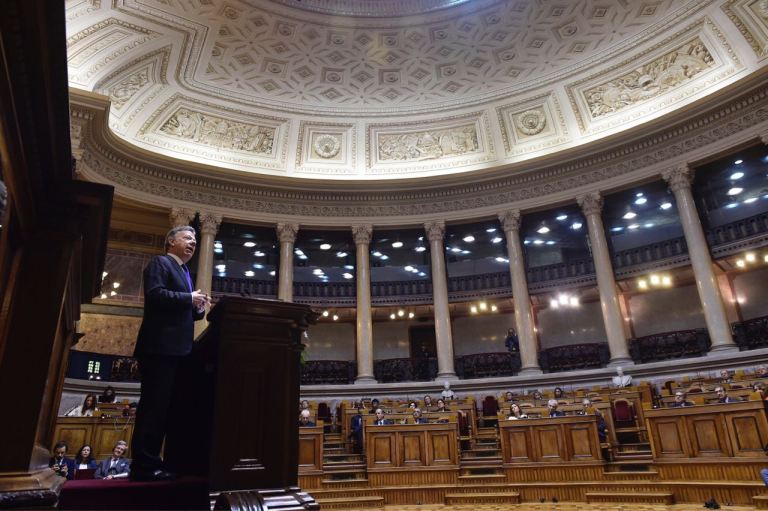 Presidente Santos defiende nueva estrategia contra las drogas