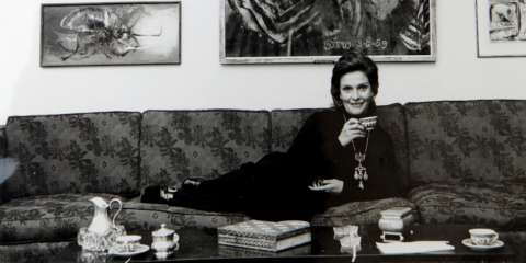 Gloria Valencia de Castaño, la mujer moñona