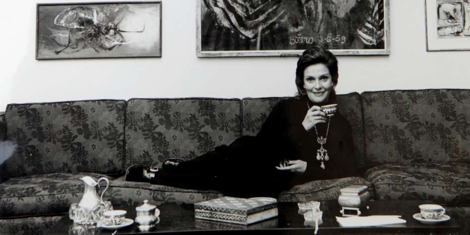 Gloria Valencia de Castaño, la mujer moñona