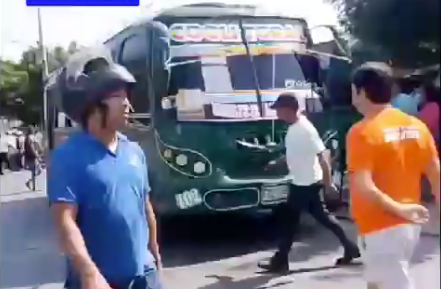 Conductor de transporte público falleció tras caer de un bus en Soledad