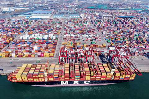 El impacto ya visible de los aranceles de Trump en la economía global