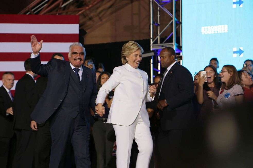 Vicente Fernández viajó a Las Vegas (Nevada) para respaldar el voto latino a Clinton. / EFE