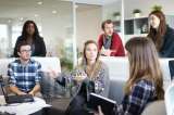 Estudio revela que las reuniones "inútiles" de trabajo pueden ser terapéuticas