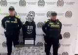 Cae sujeto cargado de chocolates con marihuana, afuera de un colegio en Bosa