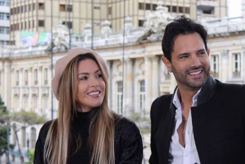 Nataly Umaña y Alejandro Estrada, su esposo.