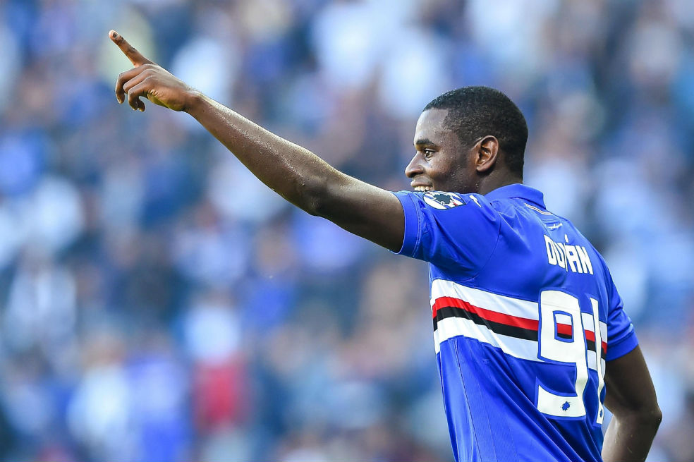 Duván Zapata celebra el gol del empate de la Sampdoria frente al Atalanta. / EFE