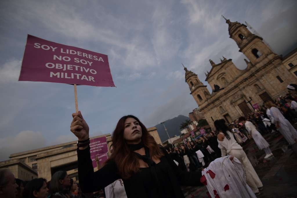 Plantón por los líderes Sociales Asesinados, desaparecidos y en apoyo a las mujeres.