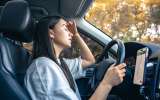 Algunas de las distracciones más comunes y peligrosas al conducir