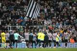 Newcastle reforzó su tercer puesto, Manchester United empató con Tottenham