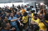 Video: manifestantes intentaron ingresar a la zona de negociaciones de la COP30