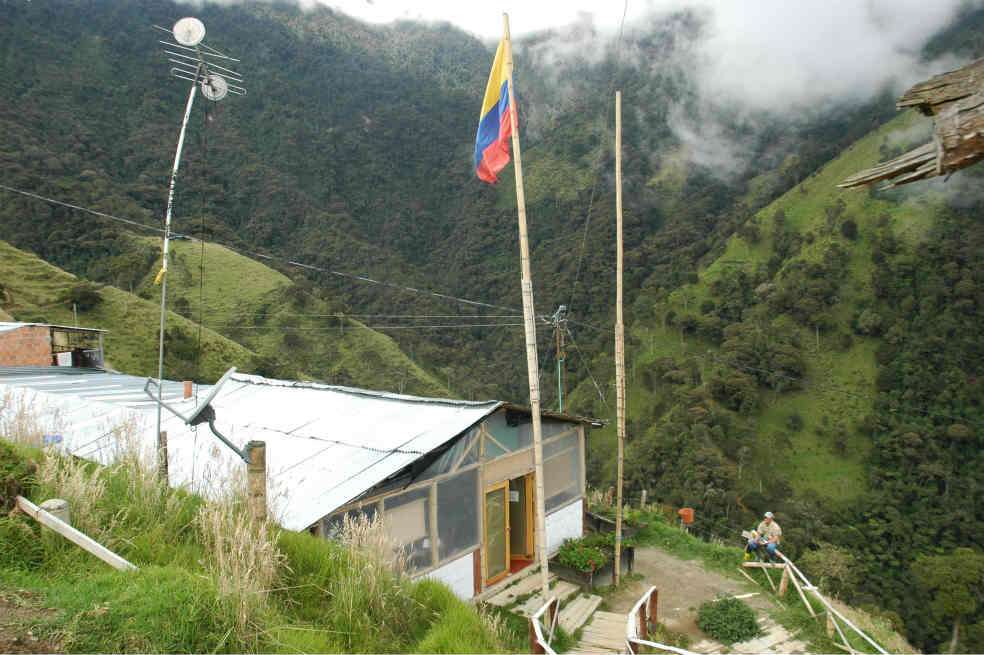 Zona donde la Anglogold Ashanti proyecta la mina La Colosa, en el municipio de Cajamarca (Tolima). / El Tiempo Arquímedes Ávila Rondón, alcalde de Piedras./ Tomada de Pacolco.org