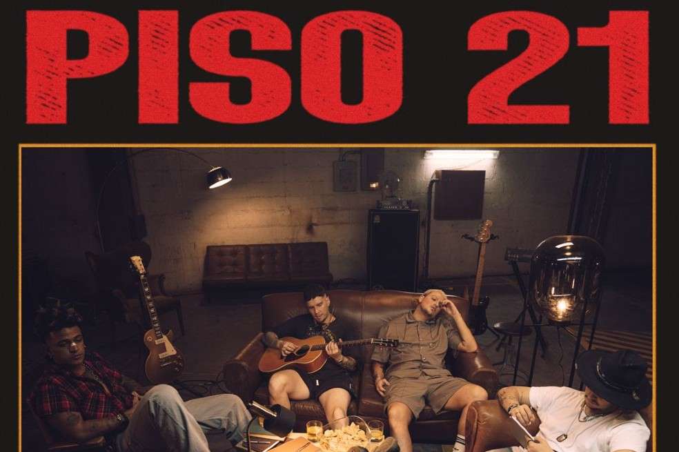 Piso 21 quiso mostrar la química de los cuatro artistas más allá de los reflectores en una escena mucho más íntima.