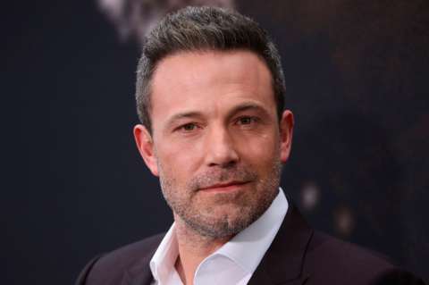 Ben Affleck, esposo de JLo,  habría vuelto con una ex. Fue visto dándole un beso