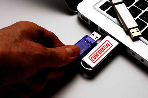 No la botes: cinco sencillos trucos para reparar tu USB dañada en Windows y MacOs