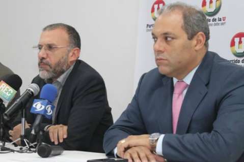 Estalla división en La U ante propuesta de encuesta entre Pardo y Peñalosa