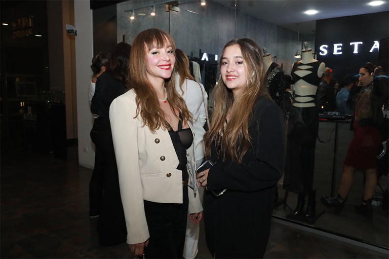 Seta Grand Opening
La tienda de moda SETA hizo su Grand Opening en el centro comercial el retiro este 6 de julio en el local 233 en el tercer piso, una boutique dedicada a la moda contemporánea con toques urbanos fabricados en finos materiales.