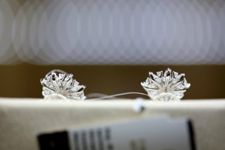 El mundo de los diamantes lucha por seguir comprando gemas rusas