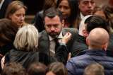 “No podemos seguir reciclando la violencia”, Galán tras sepelio de Miguel Uribe
