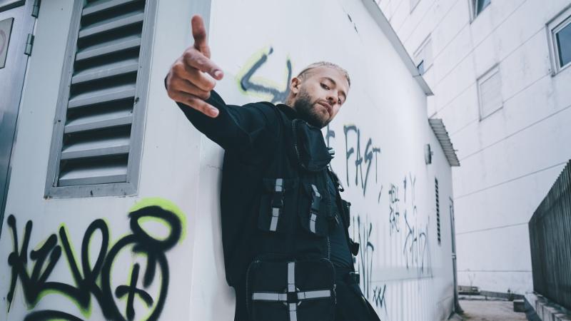 "X19X" está incluida en el tercer álbum de estudio de Feid, "FERXXO (Vol. 1: M.O.R)".