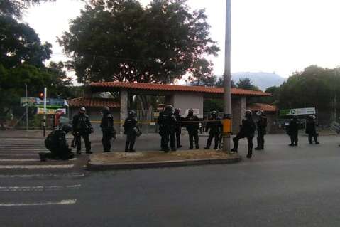 "Ningún estudiante salió lesionado tras la intervención del Esmad": Daniel Quintero
