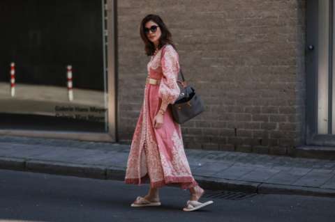 Las chanclas prometen reemplazar a los tacones en 2023