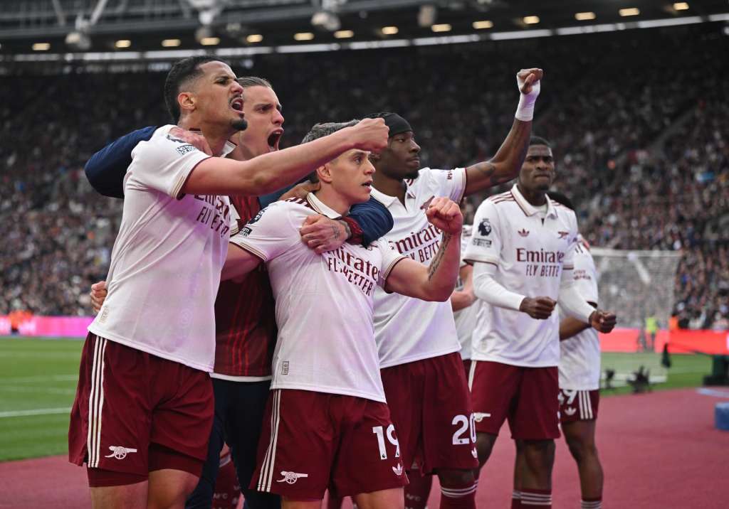 LONDON (United Kingdom), 10/05/2026.- Arsenal's Leandro Trossard (3-L) celebrates scoring the 0-1 goal during the English Premier League match West Ham United against Arsenal FC, in London, Britain, 10 May 2026. (Reino Unido, Londres) EFE/EPA/DANIEL HAMBURY EDITORIAL USE ONLY. No use with unauthorized audio, video, data, fixture lists, club/league logos, 'live' services or NFTs. Online in-match use limited to 120 images, no video emulation. No use in betting, games or single club/league/player publications.
