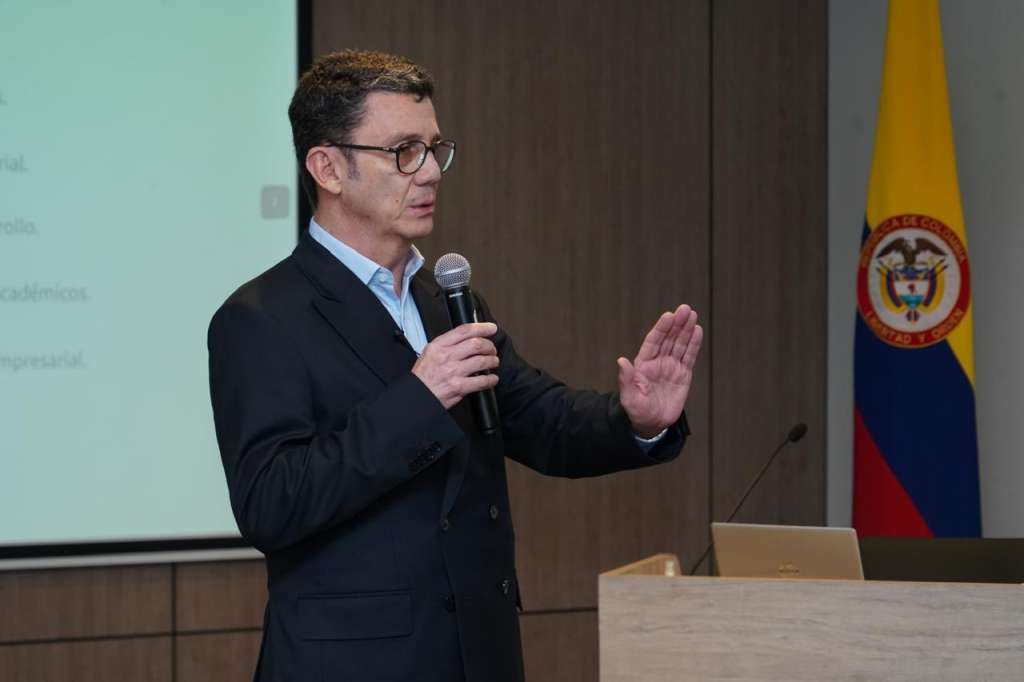 Billy Escobar, superintendente de Sociedades.