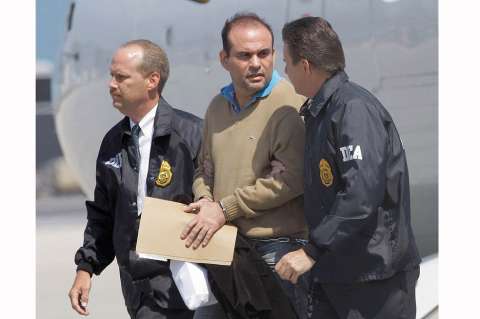 Ordenan restitución de fincas despojadas por Mancuso