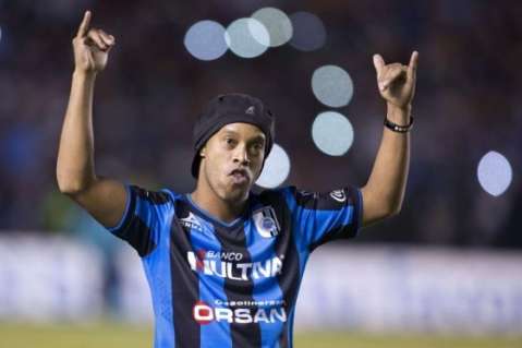Ronaldinho se retiraría del fútbol en mayo