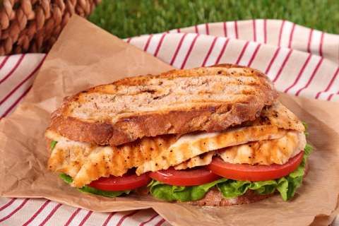 ¿Cómo hacer un delicioso sándwich de pollo?