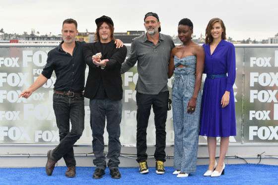 Los actores de "The Walking Dead" Andrew Lincoln, Norman Reedus, Lauren Cohan, Danai Gurira y Jeffrey Dean Morgan. / AFP