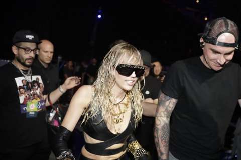 Miley Cyrus termina su romance con Kaitlynn Carter