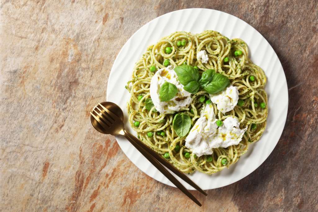 Pasta al peso con queso burrata