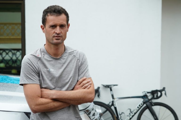 “El único objetivo de Egan en el Giro será aprender”: Xabier Artetxe, entrenador del Team Sky
