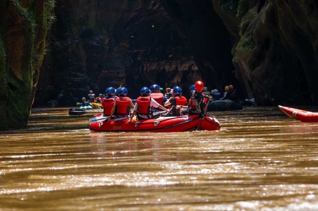 Las experiencias que ofrece Caguán Expeditions hacen parte de un proyecto de paz que nació en 2017, tras la firma del Acuerdo, como una apuesta concreta por transformar el territorio a través del turismo comunitario, la naturaleza y la memoria.