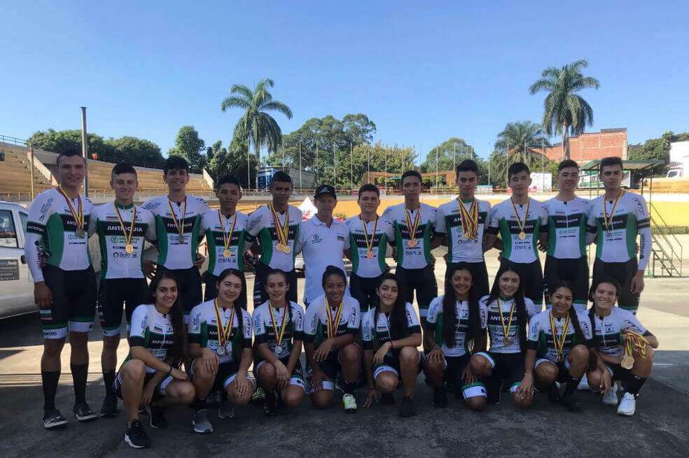Equipo antioqueño de ciclismo de pista. / FCC